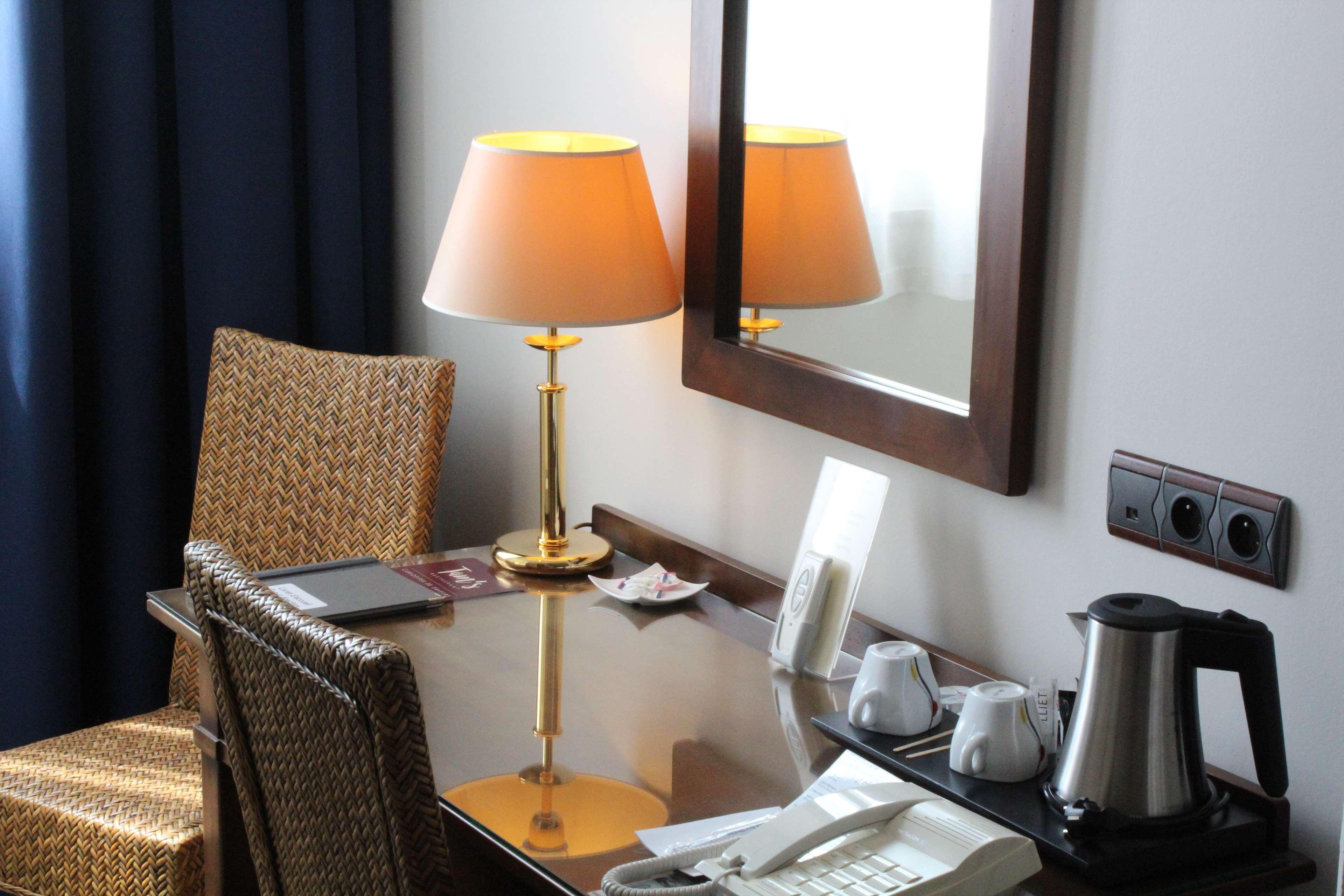 Best Western De Diane Nevers Eksteriør bilde
